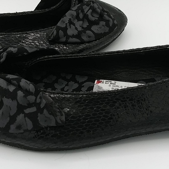 COCO Jumbo Black Snake Skin Pointed Toe Flat Shoe - Picture 12 of 12